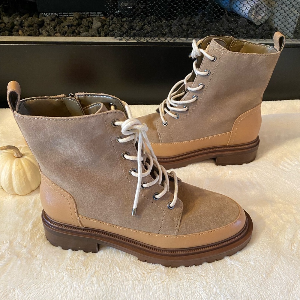 ✨New✨Vince Camuto LEASA SUEDE ALMOND TOE COMBAT & LACE-UP BOOTS